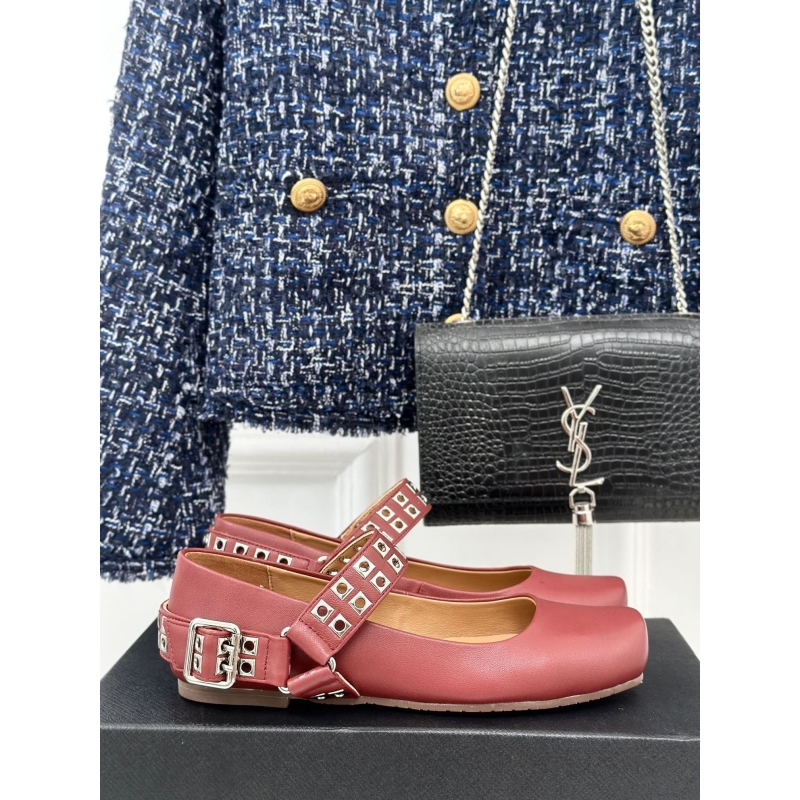 Other flat shoes